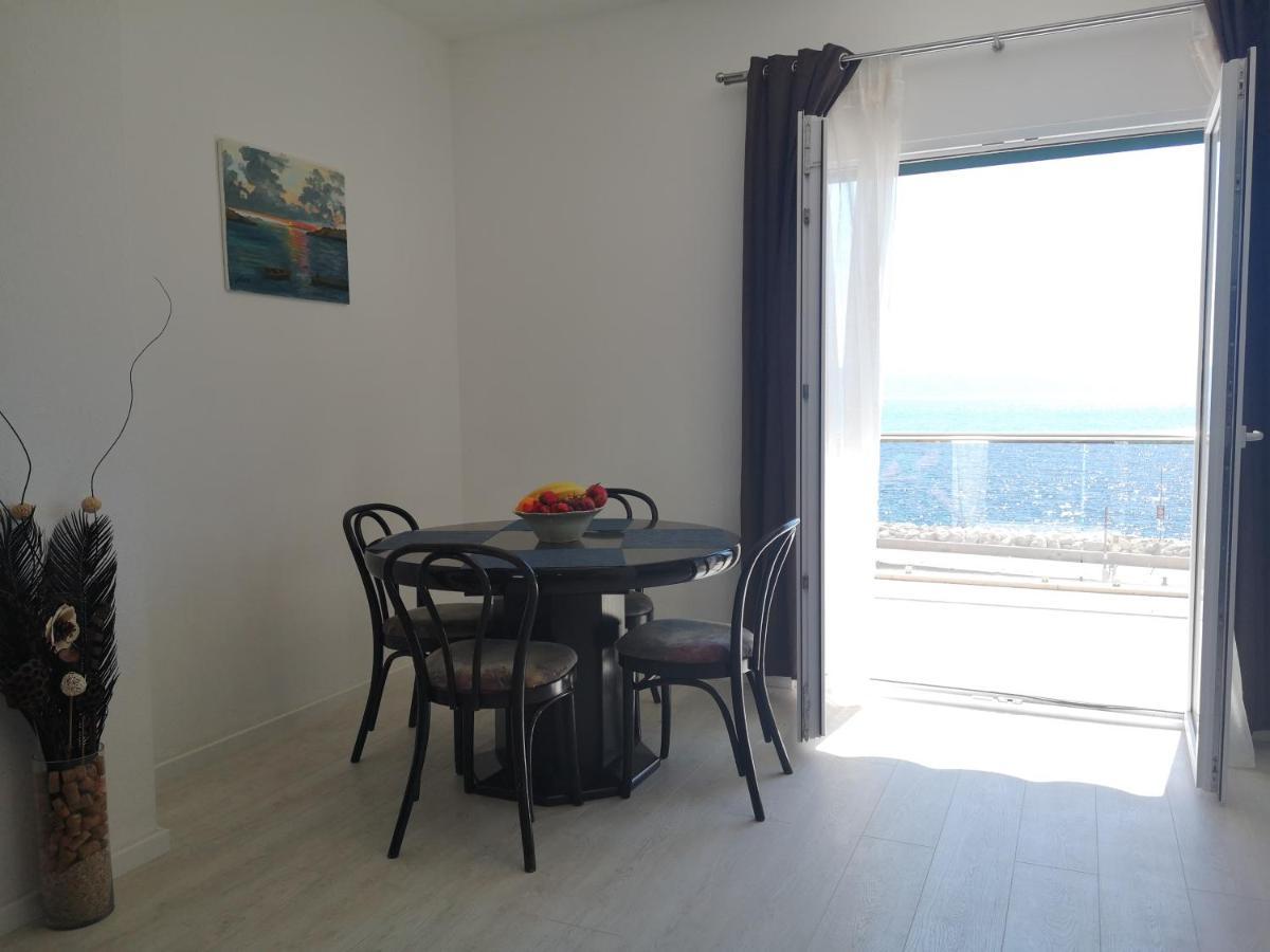 Apartmani California ポドゥゴラ エクステリア 写真