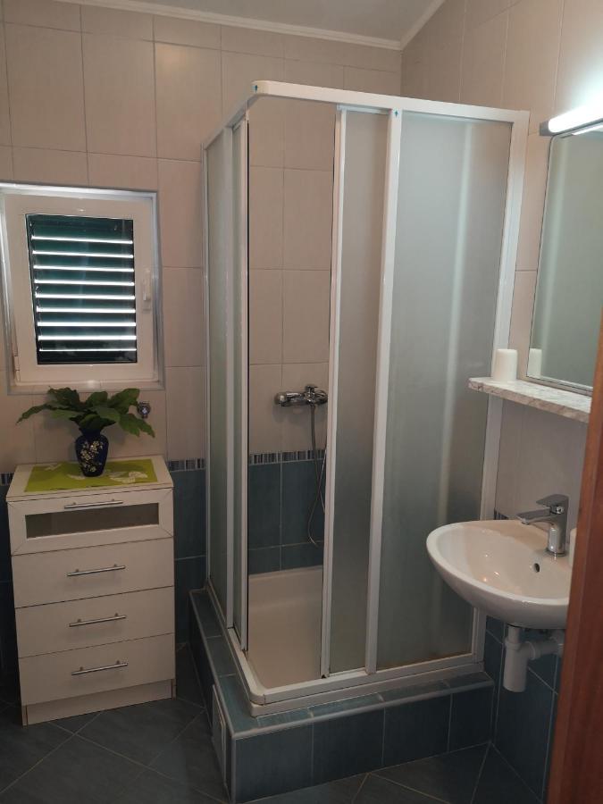 Apartmani California ポドゥゴラ エクステリア 写真