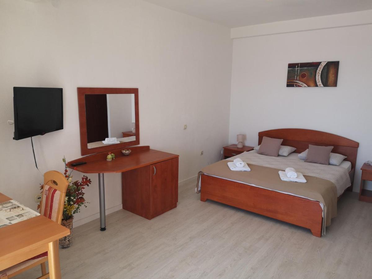 Apartmani California ポドゥゴラ エクステリア 写真