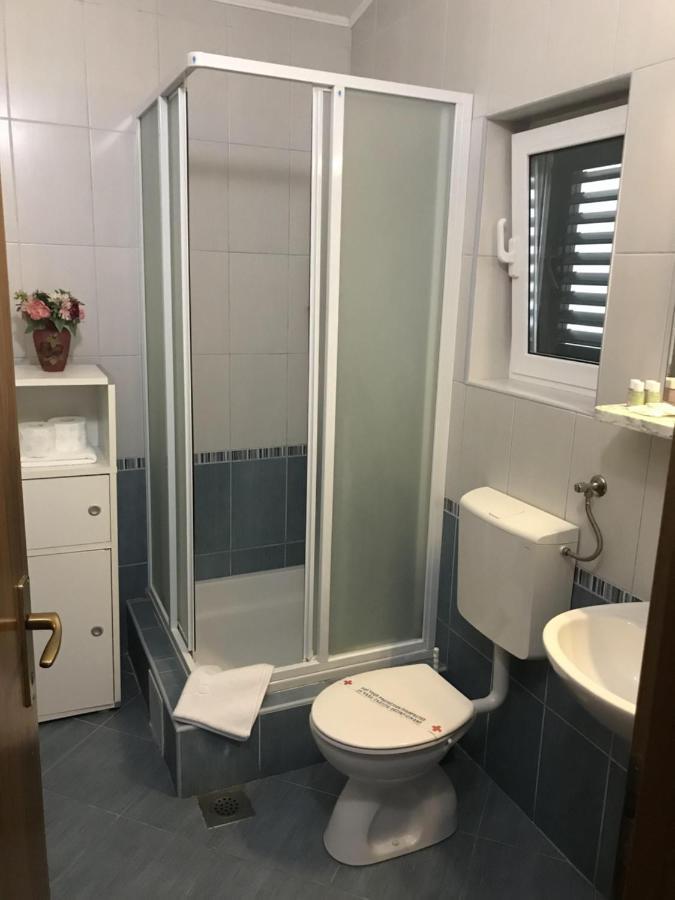 Apartmani California ポドゥゴラ エクステリア 写真